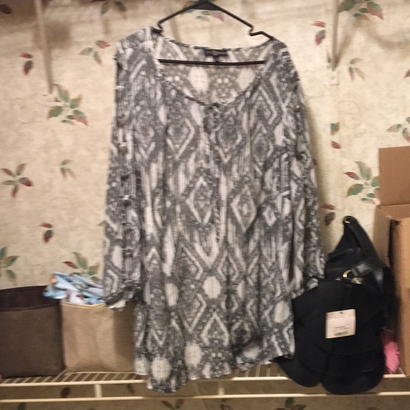 Top - Picture 3 of 3